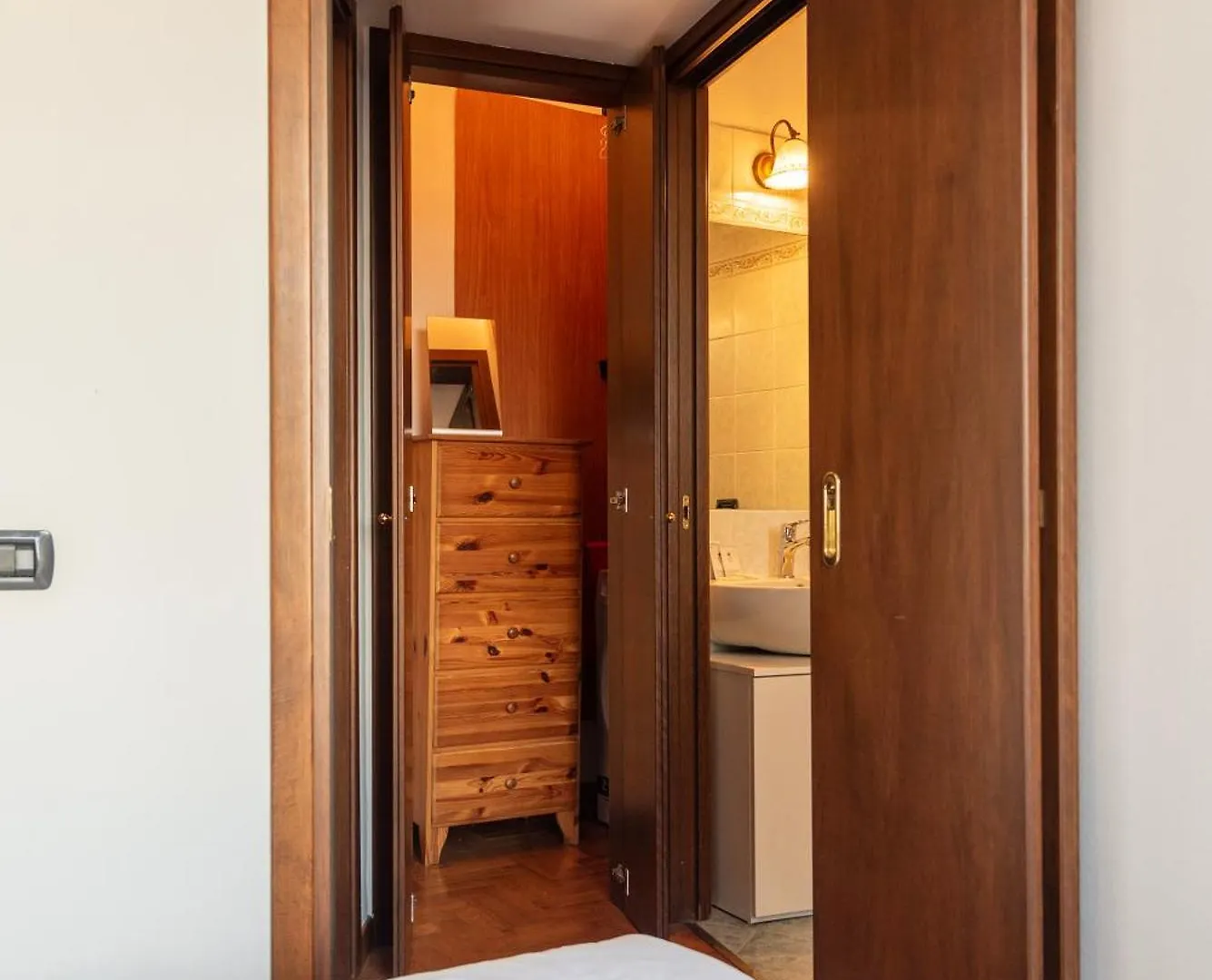 Youhosty - Porta Romana Apartment ميلان